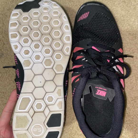 Nike free runs - Picture 2 of 3